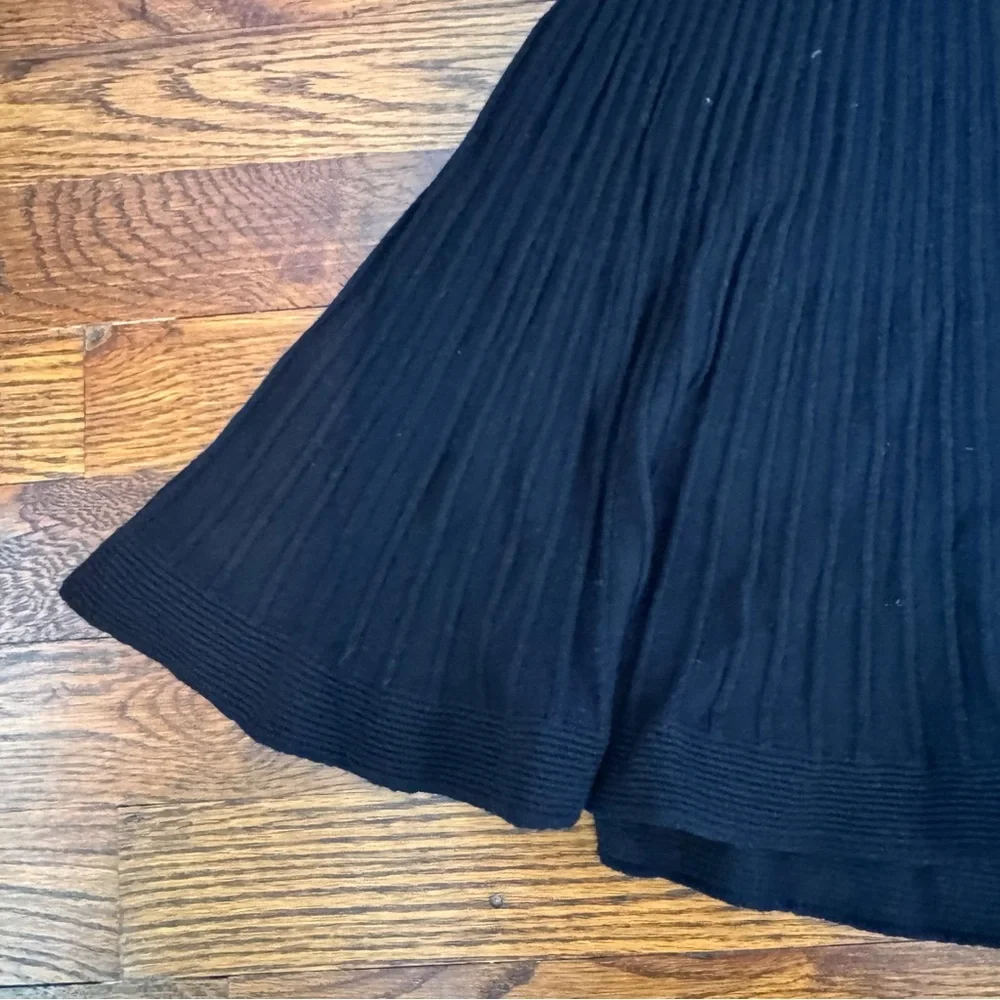 Rebecca Taylor Women’s Black Pleated Stretch Skirt Size Medium‎